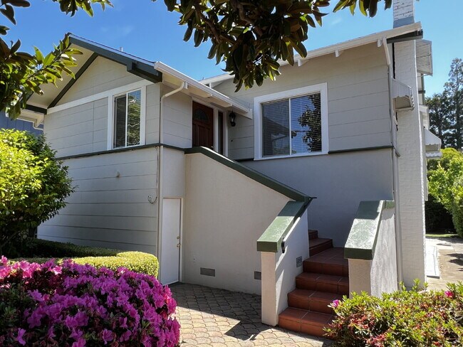 Photo - Bright and Spacious 5 Bedroom Home in San Anselmo