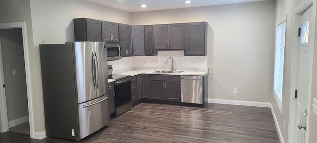 Photo - 1204 Koestner St Unit 2