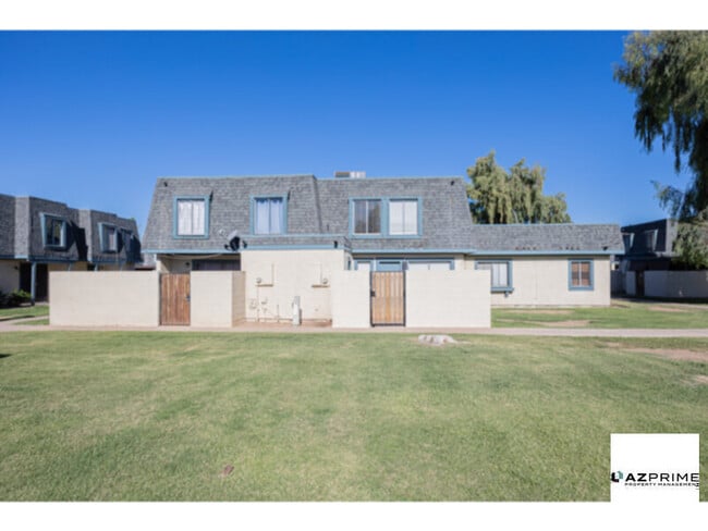 Photo - Beautifully Maintained 2/1 Phoenix Townhou...