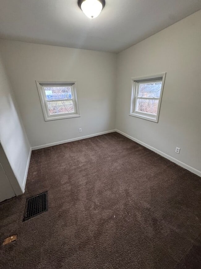 Photo - 1408 Eckart St