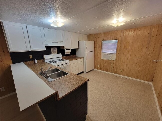 Photo - 8957 SE 144 St