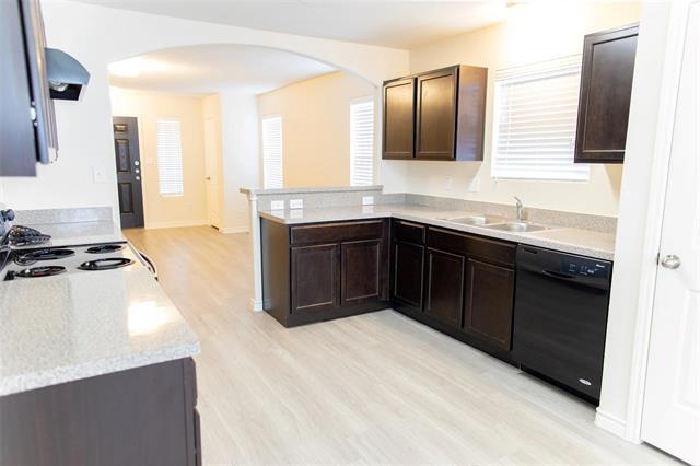 3953 Tarpon Springs Dr