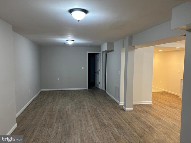 Photo - 125 Oakview Dr SE