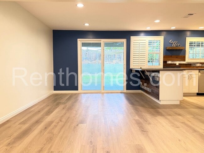 13710 Utopia Rd