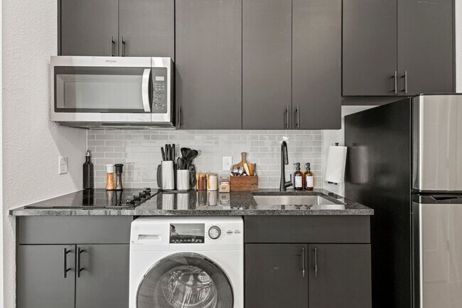 Photo - 596 W 9th St Unit SI ID1335767P