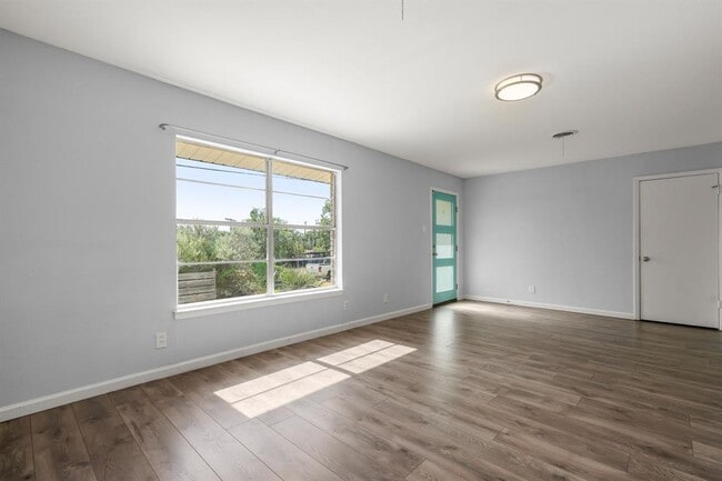 Photo - 11702 Oak Trail