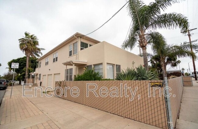 Photo - 2168 Bacon St