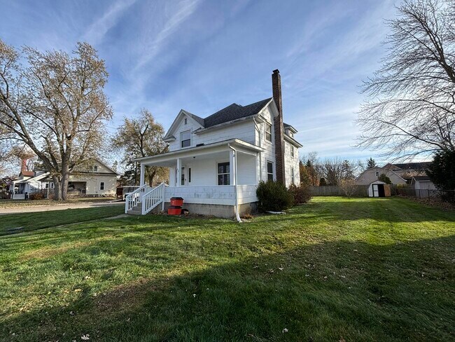 Photo - 428 Ideal St
