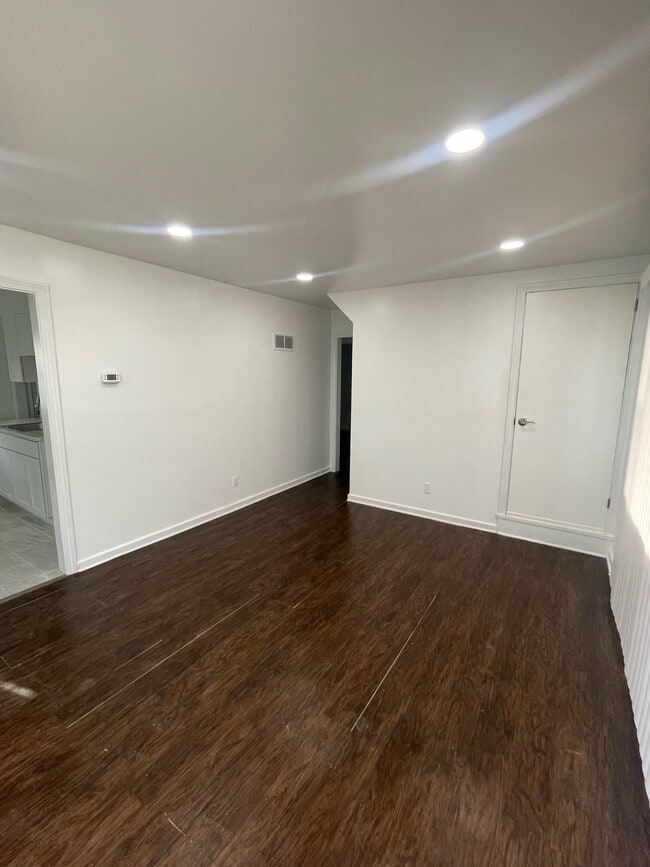 Photo - 1539 Wakefield Ave