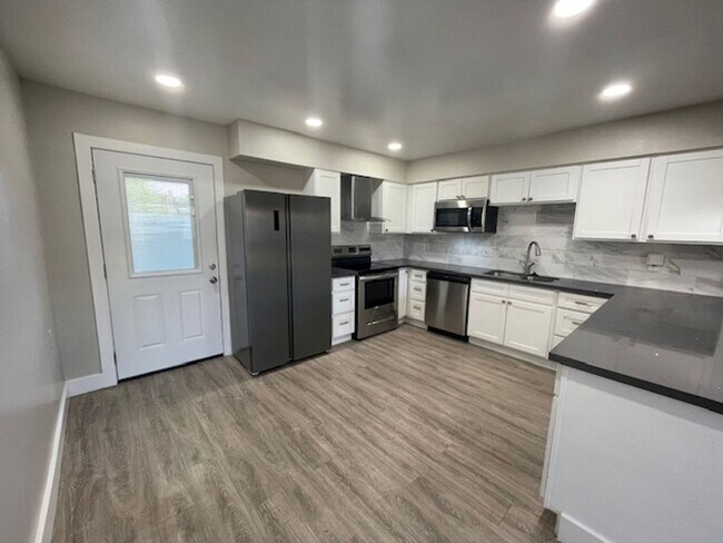 Rossmore Apartments