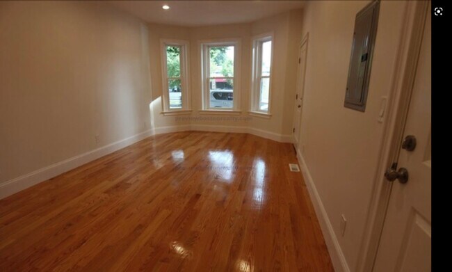 Photo - 79 Brighton Ave Unidad 1