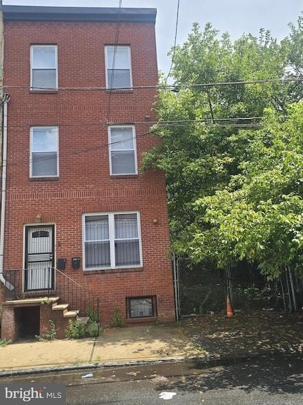 Building Photo - 2025 N 18th St Unit 1