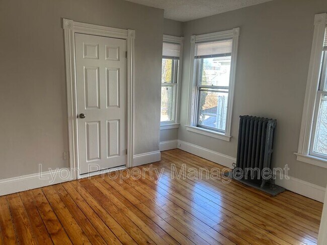 Photo - 16 West St Unit 2