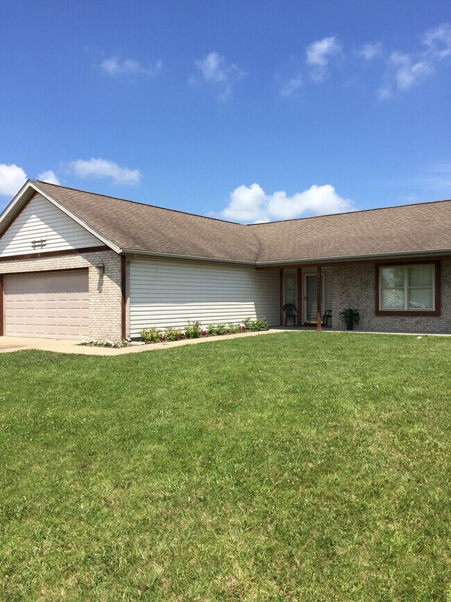 Photo - 1400 Roundtable Dr