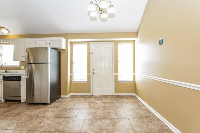 1011 Norwood Ct