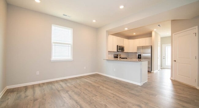 Photo - 4 Bed 2.5 Bath