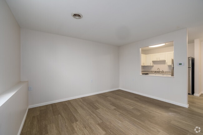 1BD, 1BA Updated - Living Area