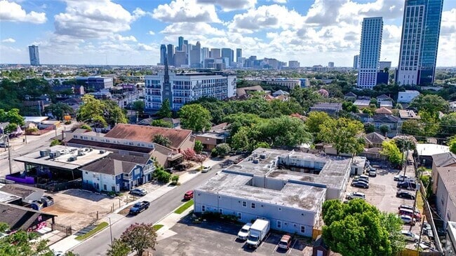 Building Photo - 1423 Hawthorne St Unit 3 Rental