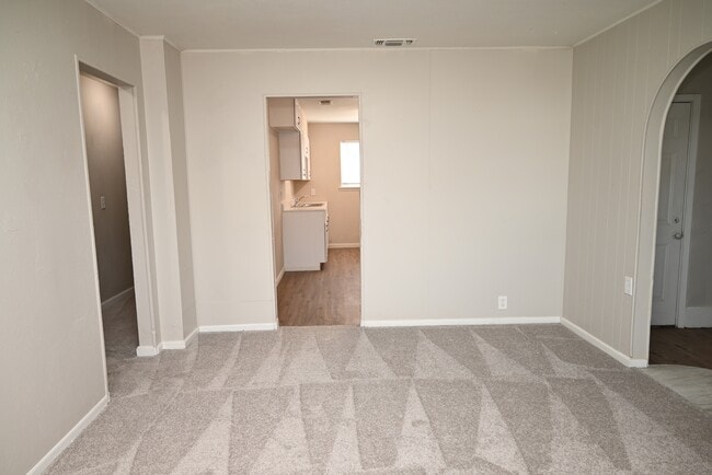 Photo - 2813 Roanoke Dr
