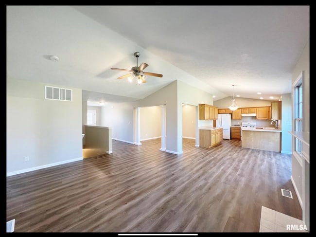 Photo - 1919 English Oak