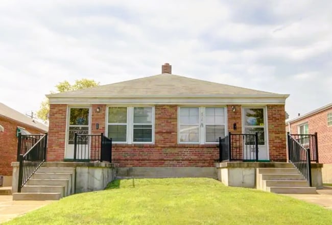 Building Photo - Fyler (4938) Unit 4938 Fyler