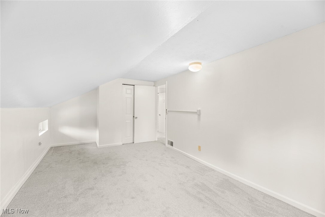 Photo - 3060 Ravenna St