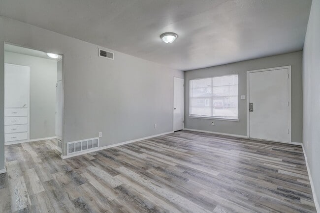 Photo - 1200 Mcdonald Dr
