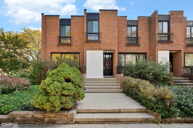 Photo - 5201 S Kimbark Ave Townhome