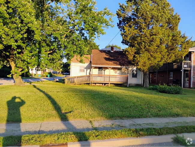 Building Photo - 3600 Falling Springs Rd Rental