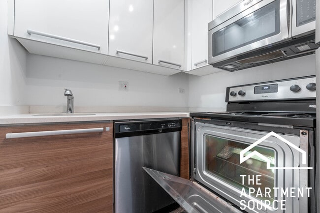 Photo - 925 W Carmen Ave Unit 2E