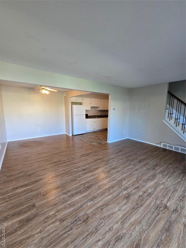 Photo - 30107 Lorraine Ave Unit 4