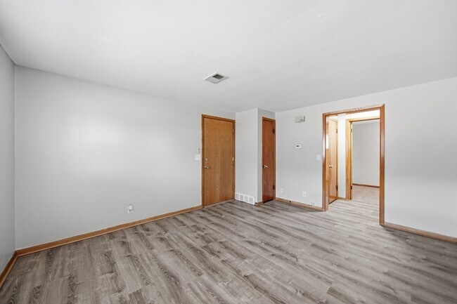Photo - 5430 Ervin St
