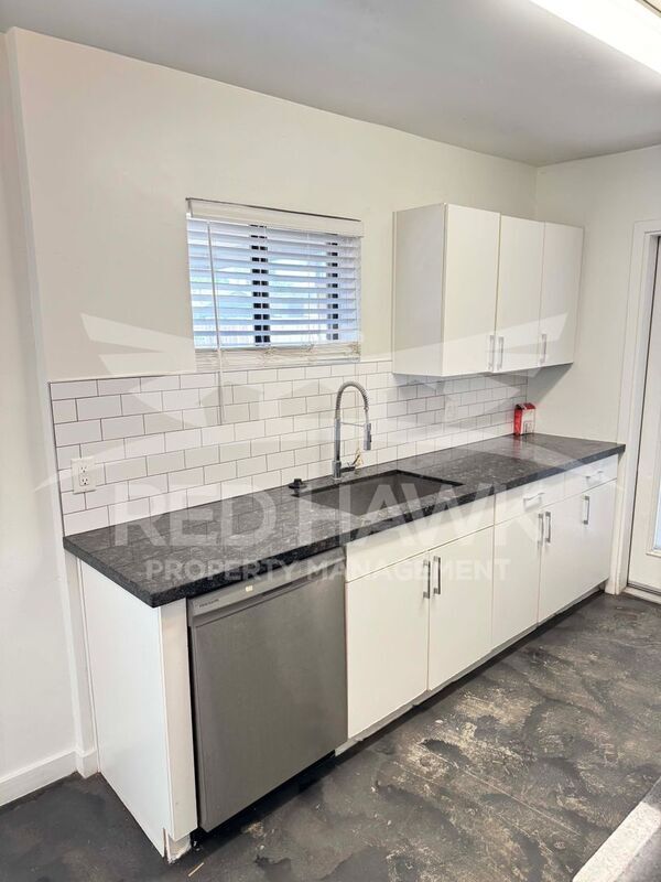 319 W Highland Ave