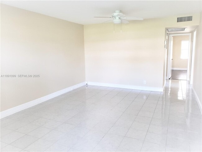 Photo - 98 Fanshaw C Unit 98