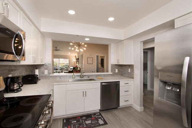 Photo - 164 Desert Falls Dr E