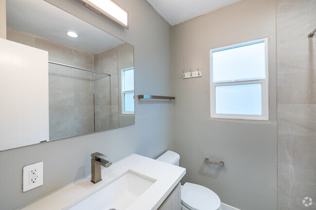 Studio - 500SF - Bathroom