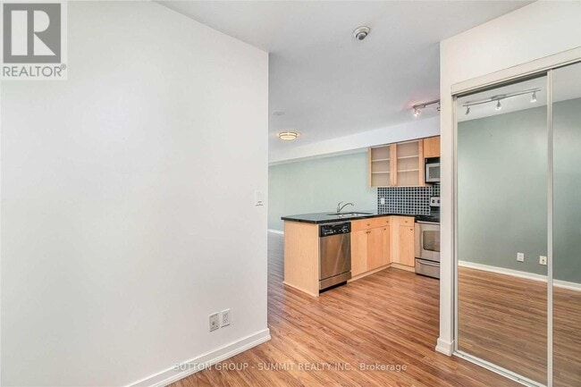 Photo - 1005 King St W Unit 416