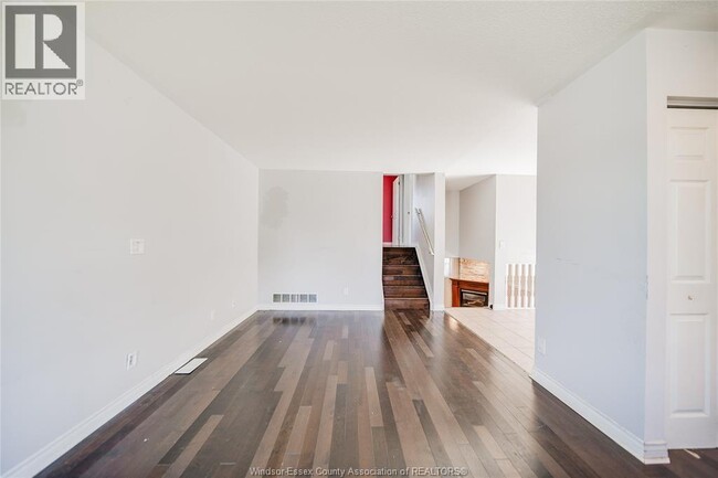 Photo - 1465 Foster Ave