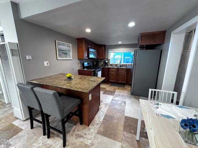 352 N Ventura Rd