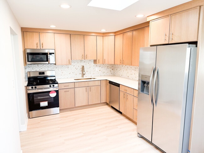 Photo - 4943 W 63rd St Unidad 201