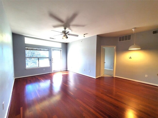 Photo - 2209 Hancock Dr Unit 16