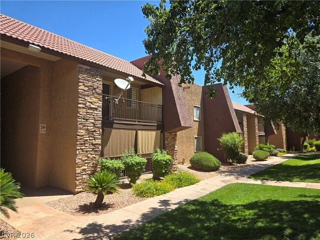 Building Photo - 5081 River Glen Dr Unit 104