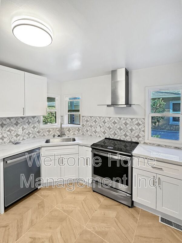 Photo - 5808 Estates Dr