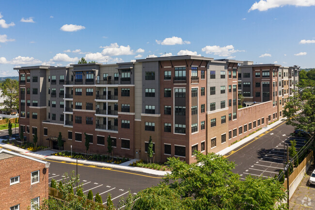 One500 Apartments For Rent In Teaneck, Nj 