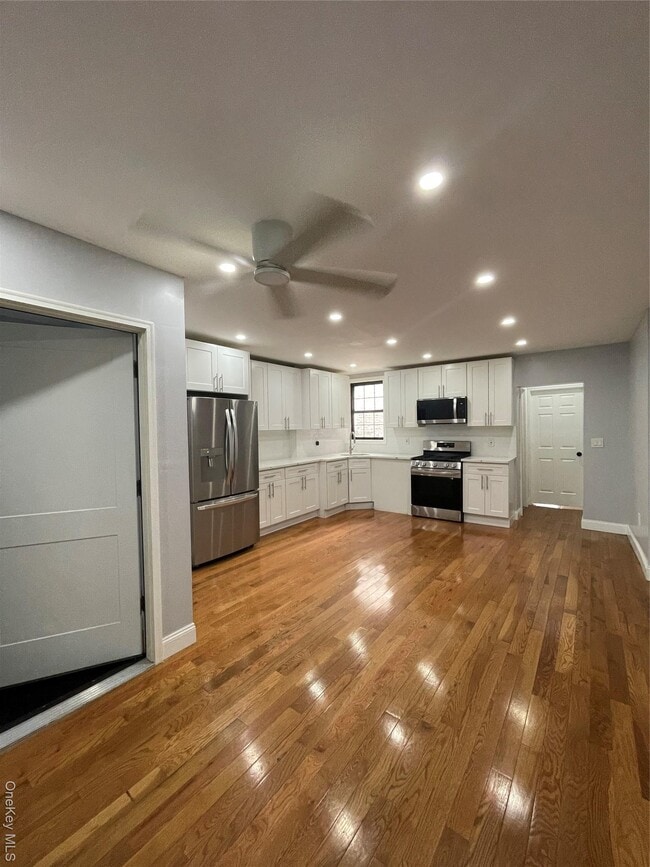 Photo - 2273 Pacific St