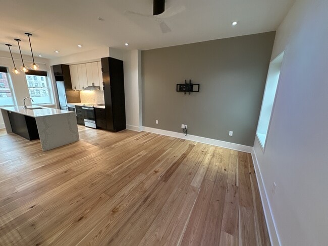 Photo - 32 E Court St