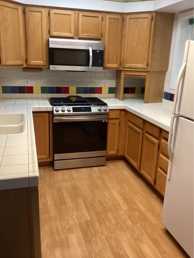 Photo - 96 NW 33rd Pl