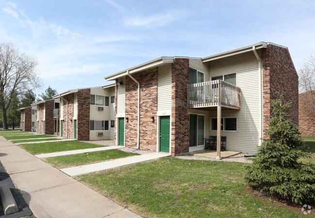 Photo - Evergreen Apartments