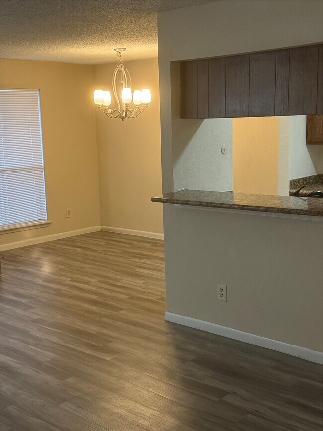 Photo - 17401 Red Oak Dr Unit 61