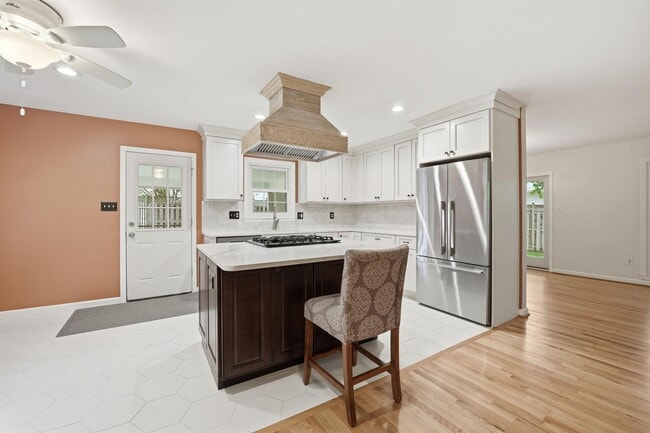 Photo - 4804 King Richard Dr